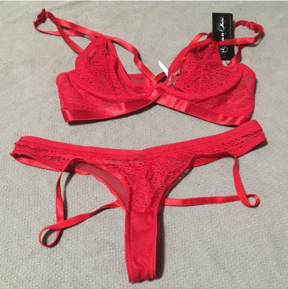 Lingerie Set - Picture 3 of 3